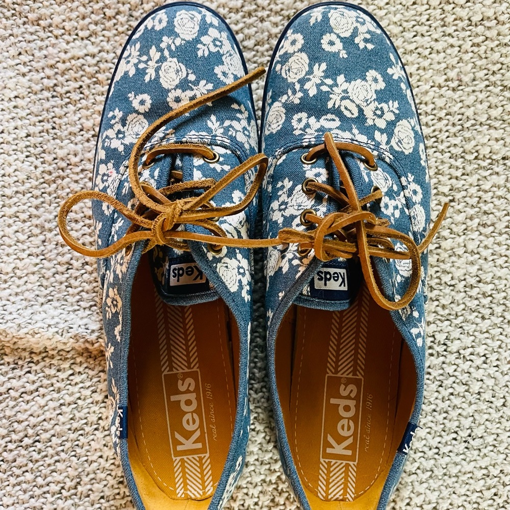 💙🤍Keds Taylor Swift floral denim shoes //size 11